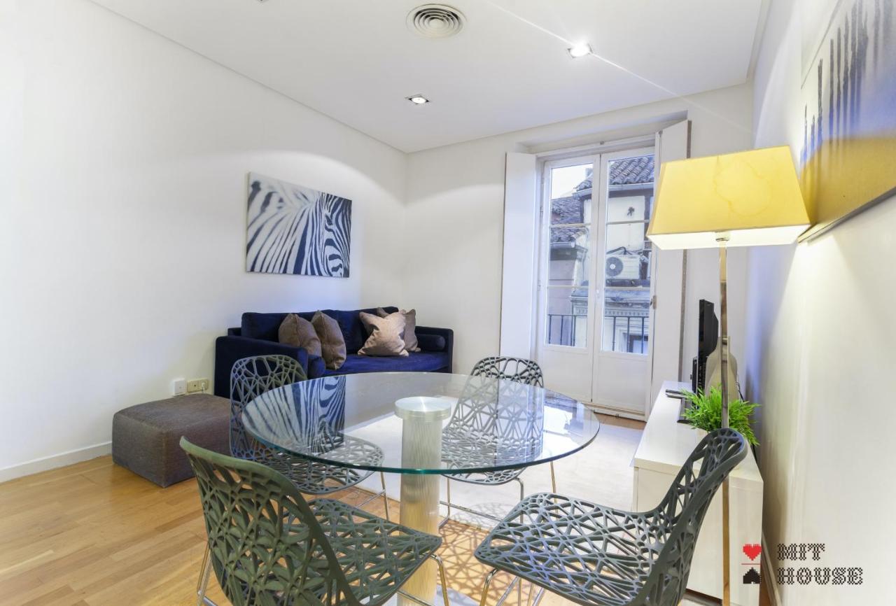 Mit House Puerta Del Sol III En Madrid Appartamento Esterno foto
