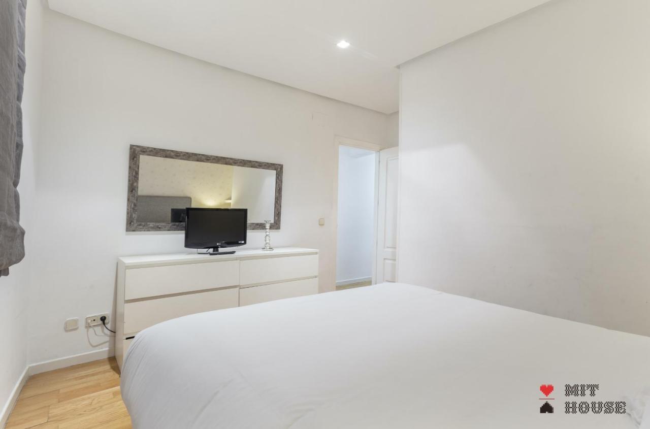 Mit House Puerta Del Sol III En Madrid Appartamento Esterno foto