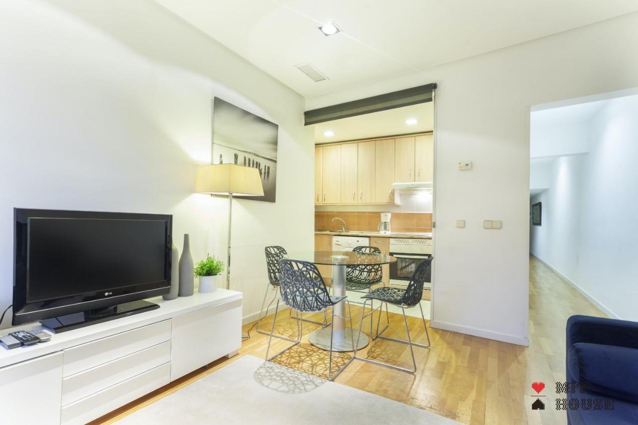 Mit House Puerta Del Sol III En Madrid Appartamento Esterno foto